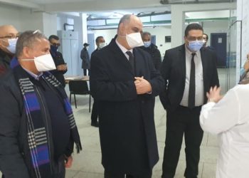فاس .. زيارة تفقدية لوالي الجهة لأحد المستودعات المخصصة للقاح كوفيد 19