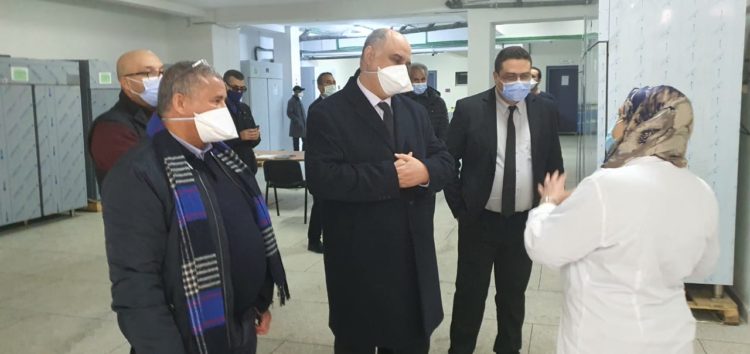فاس .. زيارة تفقدية لوالي الجهة لأحد المستودعات المخصصة للقاح كوفيد 19