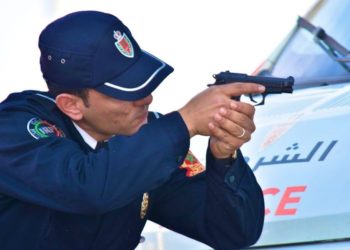 العيون.. حارس أمن يضطر لاستخدام سلاحه الوظيفي لتوقيف سائق حاول الفرار بعد تسببه في حادثة سير عمدية