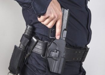 فاس .. عناصر الشرطة تضظر لاشهار سلحها الوظيفي دون استعماله لتوقيف ثلاثة أشخاص عرّضوا سلامة المواطنين وعناصر الشرطة لتهديد جدي وخطير