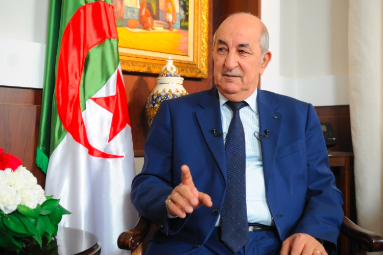 الرئيس الجزائري يعود إلى ألمانيا لاستكمال العلاج من “مضاعفات كورونا”
