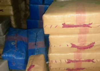 أكادير.. توقيف سائق شاحنة وابنه يشتبه تورطهما في تهريب  مخدر الشير