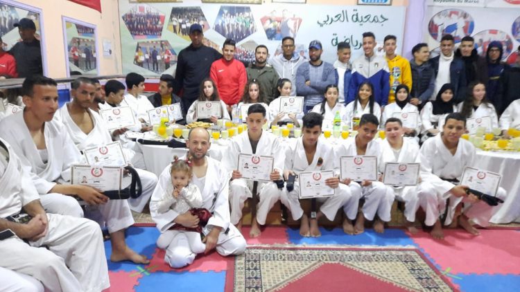 فاس .. جمعية العربي للكراطي تحتفي بطلاتها و أبطالها المتفوقين في امتحان اجتياز الحزام الأسود