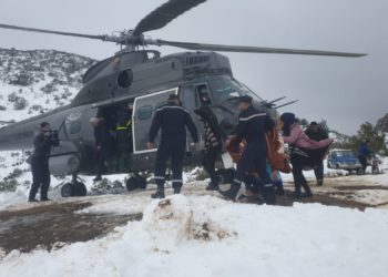 تازة .. انقاذ حاملا بتوأم حاصرتها الثلوج بتيزي وسلي