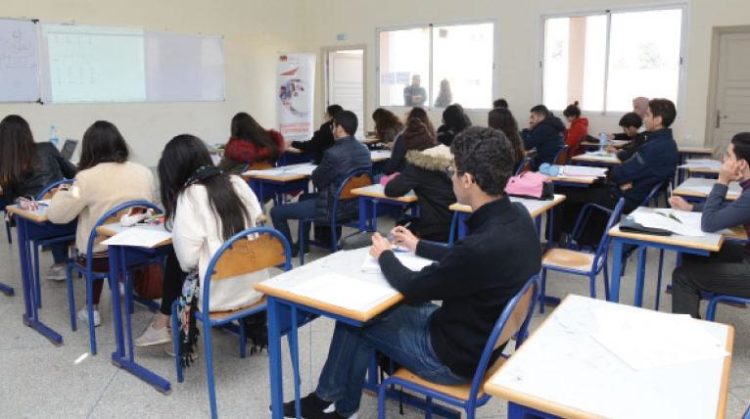 وزارة التربية الوطنية تنفي نفيا قاطعا توقيف الدراسة  ابتداء من 13 أبريل الجاري