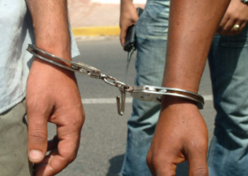 كلميم.. إيقاف شخصين يشتبه في تورطهما في قضية تتعلق بالاتجار الدولي في المخدرات والمؤثرات العقلية