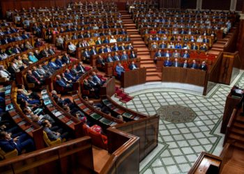 فرق الأغلبية والمعارضة  تدعو الحكومة إلى اتخاذ تدابير اجتماعية استعجالية لمساندة الفئات المتضررة من حظر التنقل الليلي خلال رمضان