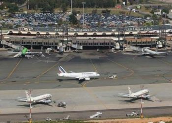 تمديد تعليق الرحلات الجوية إلى 54 دولة