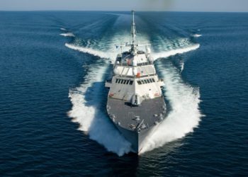 البحرية الملكية تقدم المساعدة لعدد كبير من المرشحين للهجرة غير الشرعية