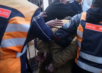 فاس .. توقيف شخص متورط في قضية تتعلق بالعنف و الإيذاء العمدي بواسطة سائل حارق