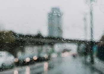 زخات مطرية ورياح قوية بعدد من مناطق المملكة