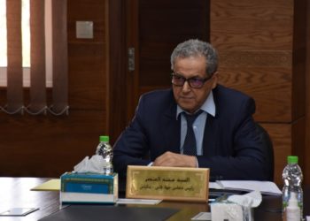 لعنصر يقدم آخر مستجدات العقد بينه وبين الدولة