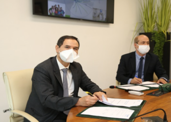 فاس .. اتفاقية شراكة بين المركز الاستشفائي الجامعي  والجامعة الأورومتوسطية لتعزيز البحث والتكوين