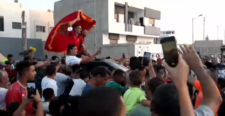 استقبال حار لسفيان البقالي في مسقط رأسه بفاس