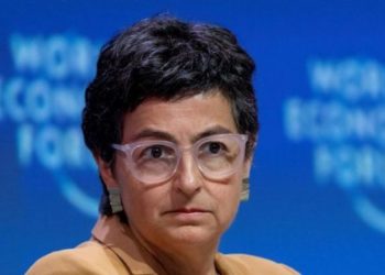 ابن بطوش يجر  وزيرة الخارجية السابقة الإسبانية للقضاء