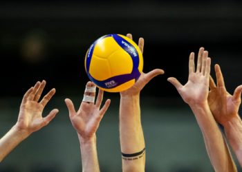هروب ثلاثة لاعبين من المنتخب المغربي للكرة الطائرة بإيطاليا والجامعة تتأسف للواقعة