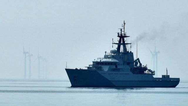 ردا على خطوة بريطانية .. فرنسا ترسل زورقين إلى ميناء جيرسي وسط توتر بين البلدين