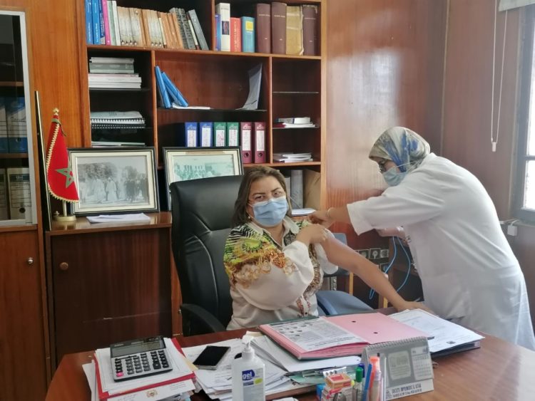 مولاي يعقوب ..الأطر الصحية تتلقى الجرعة الثالتة من لقاح كوفيد 19