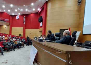 فاس .. أساتذة وباحثون من مختلف الجامعات المغربية ومن الأردن يؤطرون مؤتمر  دراسي