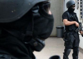 توقيف شخصين للاشتباه في ارتباطهما بخلية إرهابية موالية لـ”داعش”