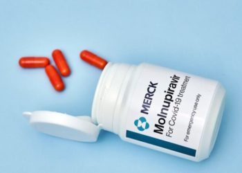 المغرب من البلدان الأوائل في العالم التي ترخص الاستعمال الاستعجالي لـ “مولنوبيرافير”