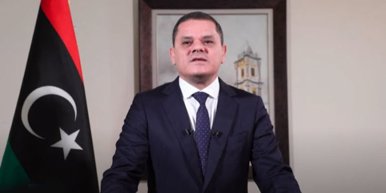 رئيس الحكومة المؤقتة في ليبيا يرفض قيام مرحلة انتقالية جديدة ولا يقبل بسلطة “موازية”
