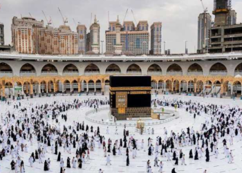 السعودية..شروط جديدة لأداء العمرة أو الزيارة