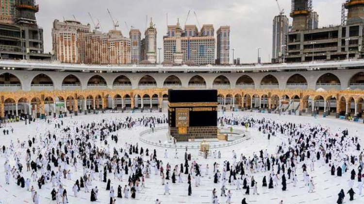 السعودية..شروط جديدة لأداء العمرة أو الزيارة