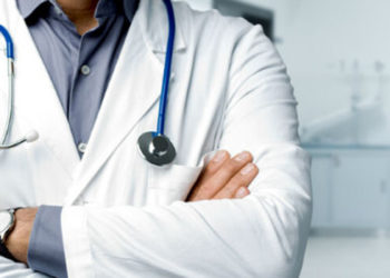 الطب.. الحكومة تعتزم تقليص مدة التكوين