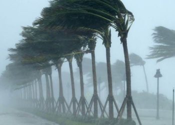 أمطار قوية وتساقط ثلوج مع هبوب رياح قوية بعدد من أقاليم المملكة