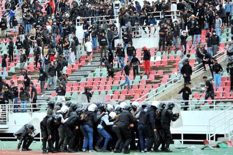 شغب الملاعب..ضبط وإيقاف 70 شخصا ضمنهم 18 حدثا