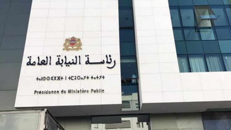 شبهة التلاعب في صفقات عمومية خاصة ..تطيح بموظفين بقطاع الصحة