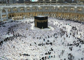 السعودية تقرر رفع عدد الحجاج هذا العام