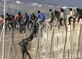 سانشيز  يشكر المغرب بعد تصديه لاقتحام مليلية