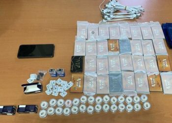 طنجة .. توقيف ثلاثة أشخاص يروجون لأجهزة الغش في الإمتحانات الدراسية