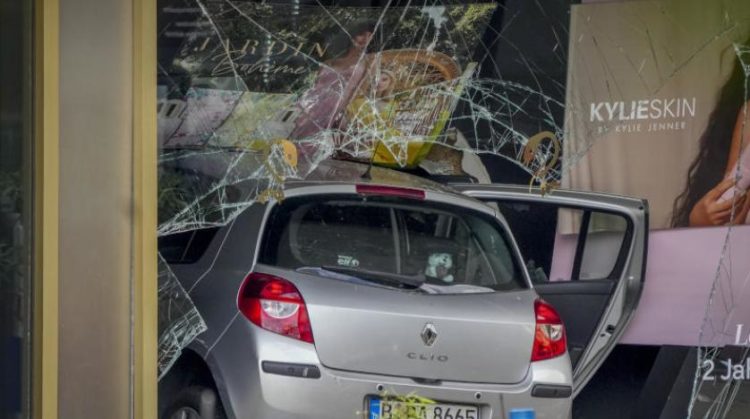 برلين..وفاة شخص وإصابة آخرين في اصطدام سيارة بحشد من الأشخاص