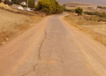 مواطنون يشتكون من الطريق الرابطة بين جماعة عين السبيت والزحيليكة .. ويطالبون رئيس الجماعة بالتدخل