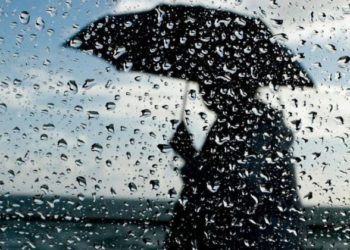 بهذه المناطق..زخات مطرية مع رياح عاصفية وحبات برد