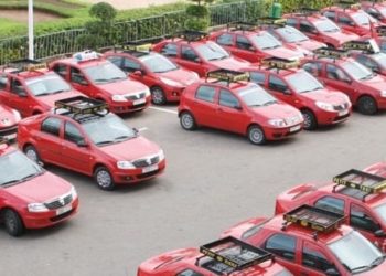 حجز مأذونيات سيارات الأجرة تعود لأشخاص متوفين