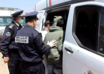 أمن البيضاء يلقي القبض على فصيل من المشجعين بحوزتهم أسلحة بيضاء وقطع حديدية