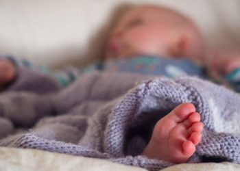 توقيف مساعدة صيدلي يشتبه في تورطها في الاتجار في الأطفال الرضع