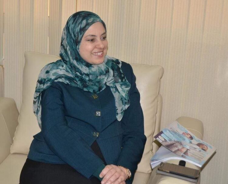 الصحفي دافقير يعتذر لسمية بن خلدون