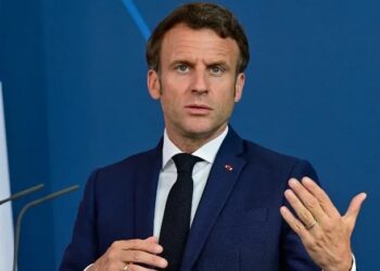 فرنسا..الجمهوريون يشنون هجوما لاذعا على ماكرون بسبب سياسته اتجاه المغرب على حساب الجزائر