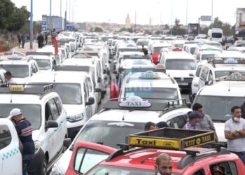 التنسيق الوطني لنقابات سيارت الأجرة يجدد مطالبته بتسقيف أسعار المحروقات ويندد بالصمت الحكومي