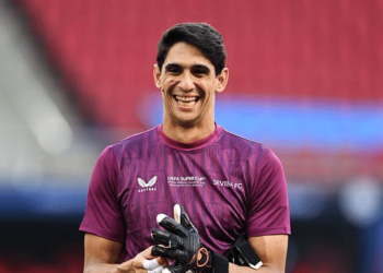 ياسين بونو قريب من التعاقد مع الهلال السعودي
