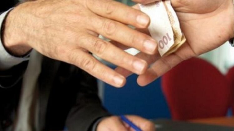 الناظور ..توقيف عون سلطة متلبسا بتسلم رشوة