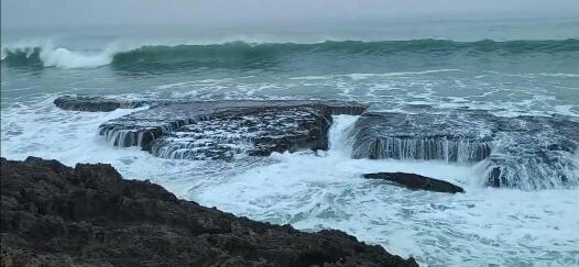 المديرية العامة للارصاد الجوية..أمواج عاتية مرتقبة على السواحل الأطلسية