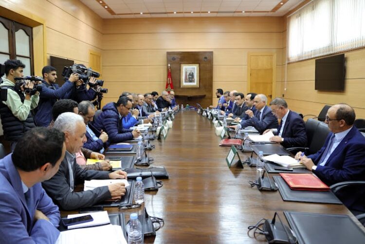 النقابات التعليمية تجدد مطالبها بالتراجع عن التوقيفات الصادرة في حق مئات الأساتذة