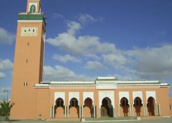 أمير المؤمنين يأمر بفتح المساجد التي تم تشييدها أو أعيد بناؤها أو تم ترميمها