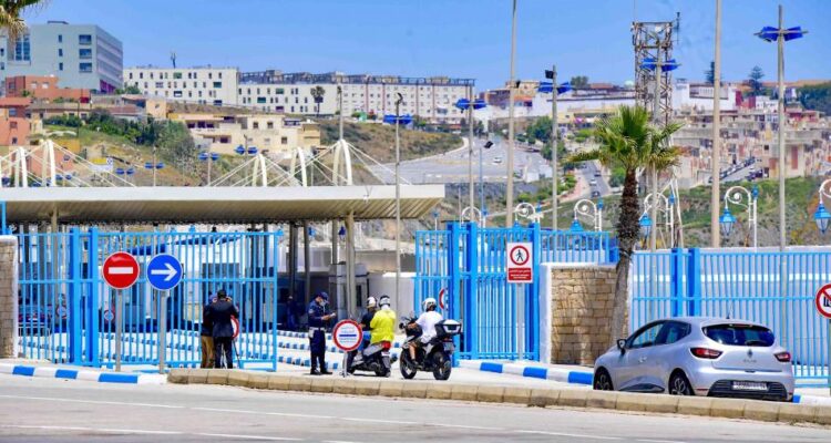 معبر سبتة..إحباط عملية تهريب 39 كلغ من مخدر الشيرا